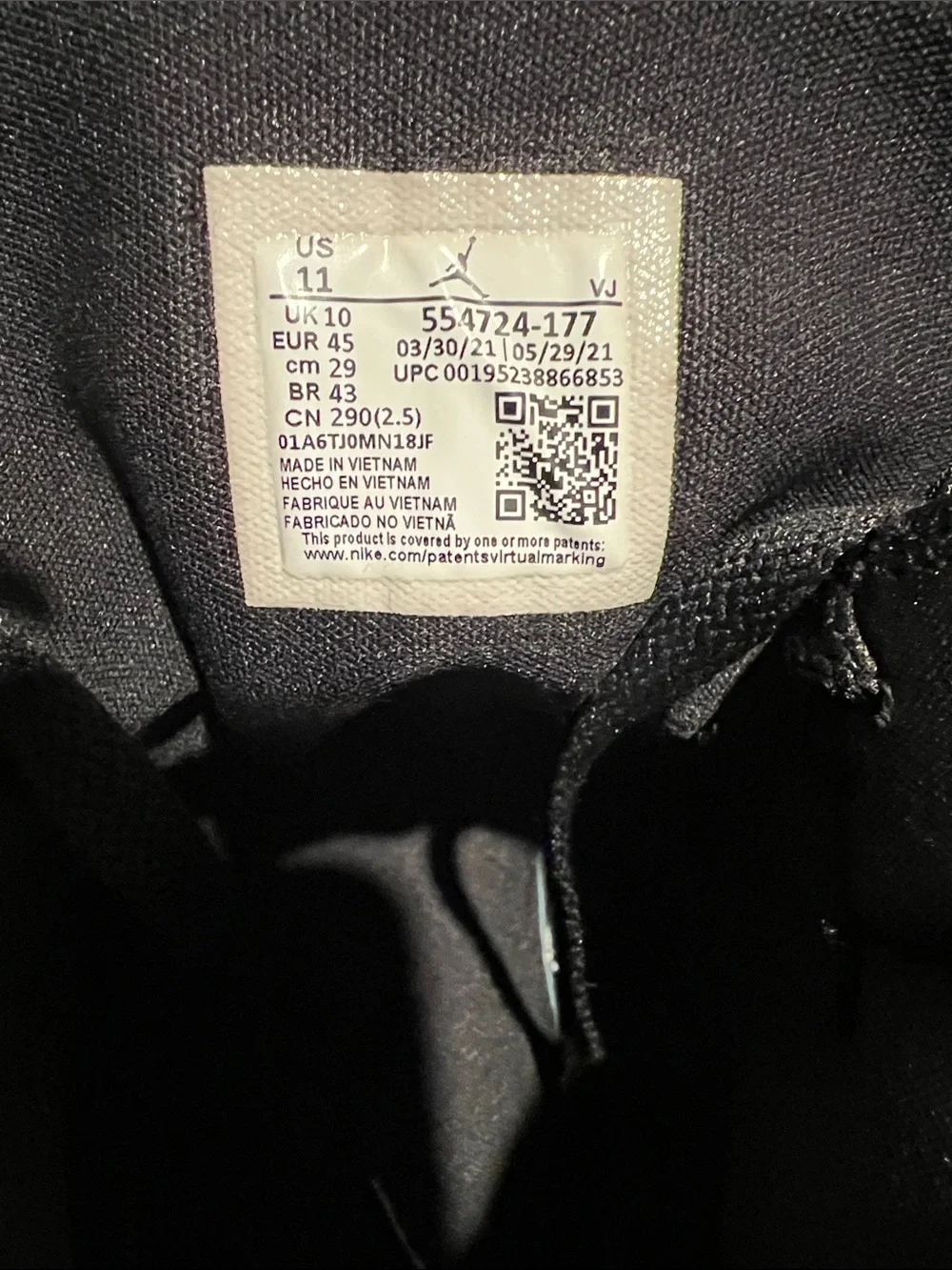 Jordan 1’s Mid — Black, Yellow and White - Picture 2 of 13